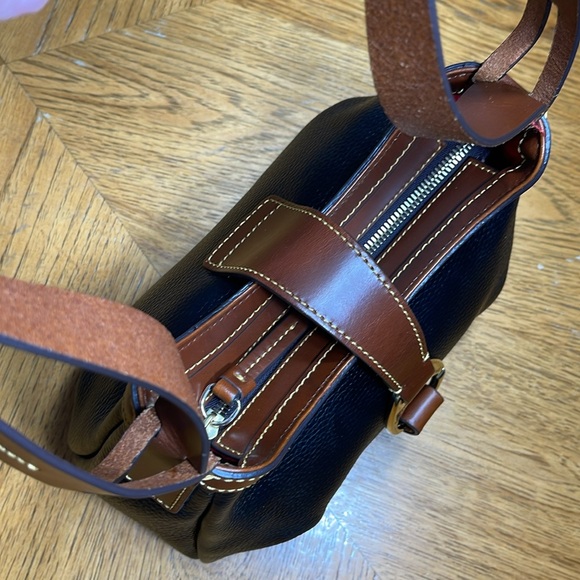 DOONEY & BOURKE DERBY PEBBLE LEATHER SHOULDER BAG - Picture 12 of 16